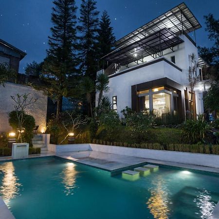 Villa Alessa Puncak Exteriér fotografie