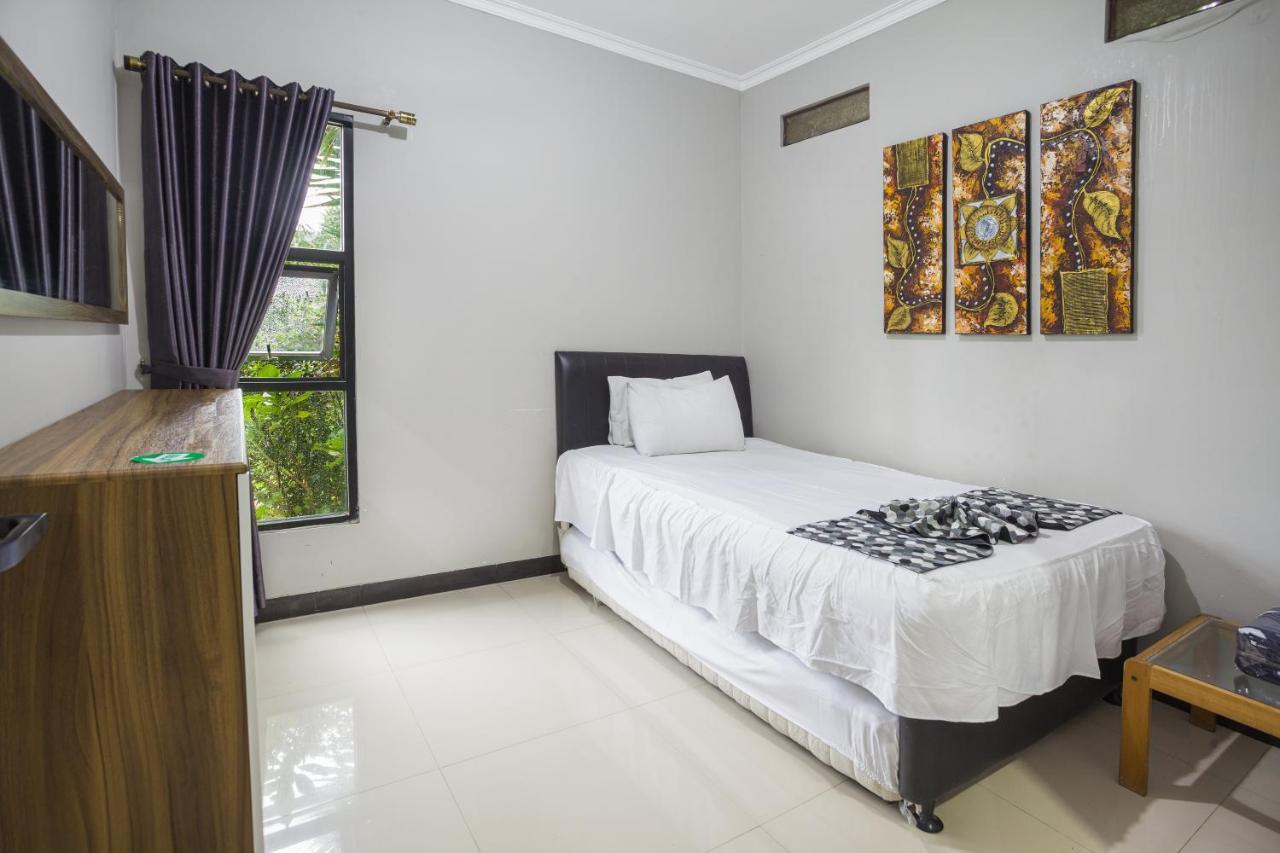 Villa Alessa Puncak Exteriér fotografie