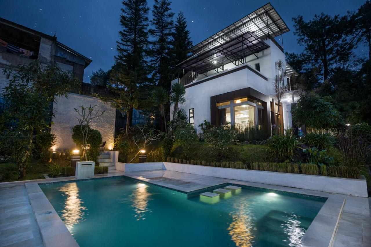 Villa Alessa Puncak Exteriér fotografie