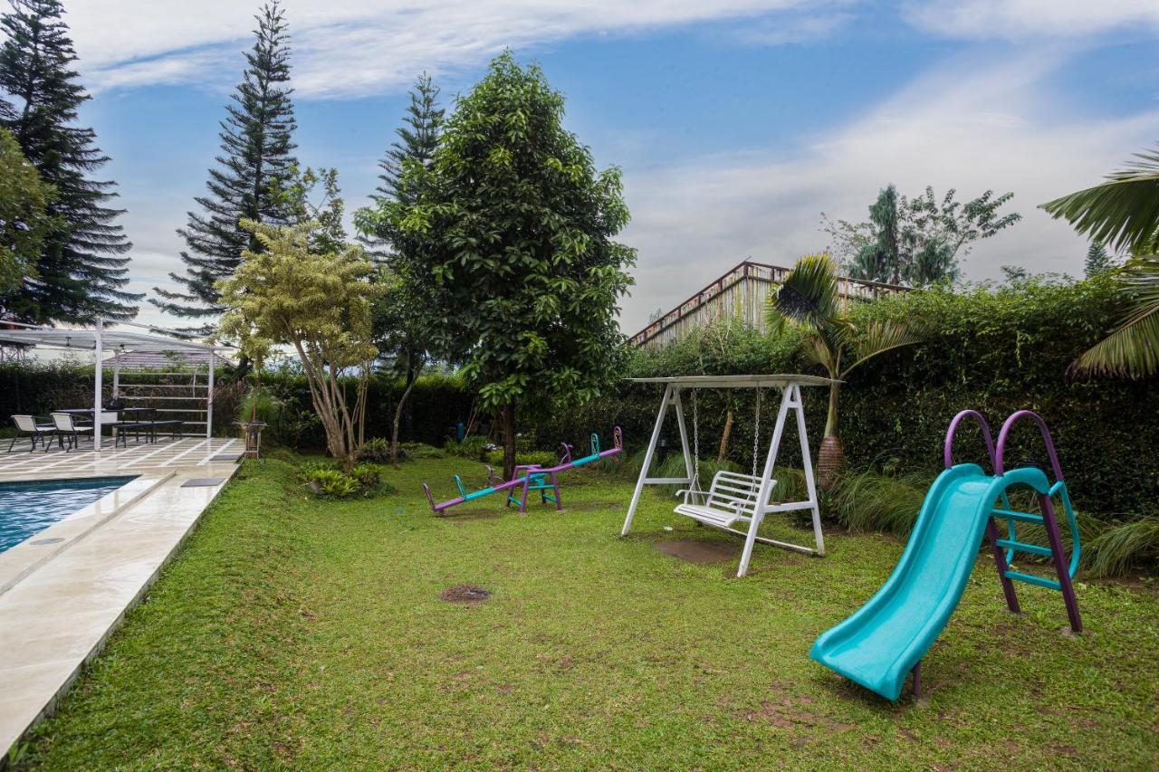 Villa Alessa Puncak Exteriér fotografie